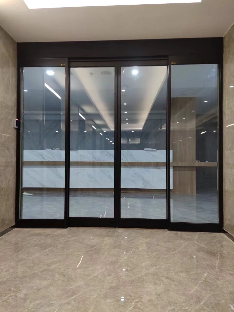 鼓楼区玻璃伸缩门