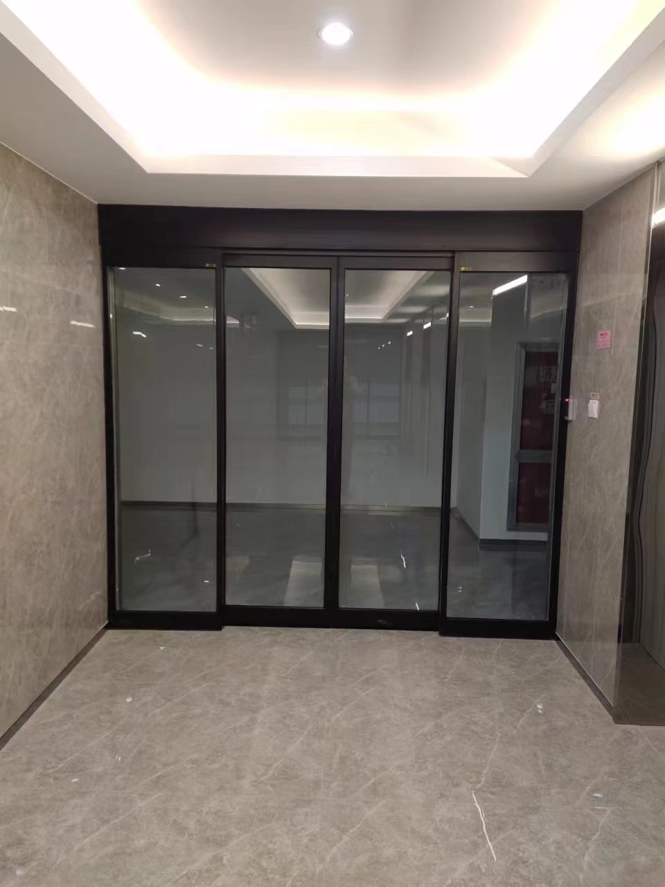 鼓楼区玻璃伸缩门